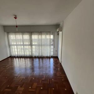CLásico Apartamento Luminoso En Alquiler Con Ventilación Natural