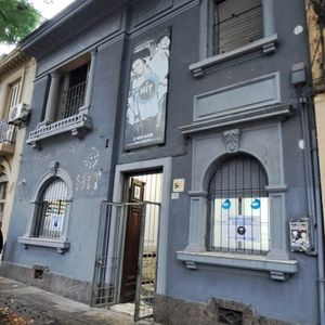 Excepcional Punto S/bvar España - Ideal Empresa, Consultorios O Academia - Casa De Estilo En 2 Plantas - 160 M2 Edificados!!!
