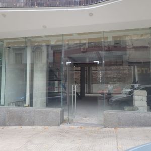 Excelente Local Comercial En El Centro A Estrenar