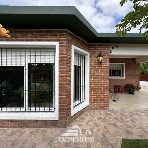 Venta ,casa De 3 Dormitorios 3 Baños ,barbacoa Pinares