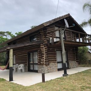 Cabaña De Troncos