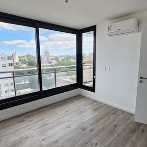 Venta Apartamento 1 Dormitorio Con Cochera | Piso 10 | More Buceo