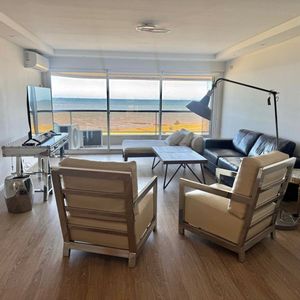 Apartamento Frente Al Mar · Piso Alto · 3 Dormitorios + Servicio · Gran Terraza Con Vista · Punta Carretas