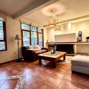 Muy Linda Casa En Punta Gorda, Próxima A La Rambla.