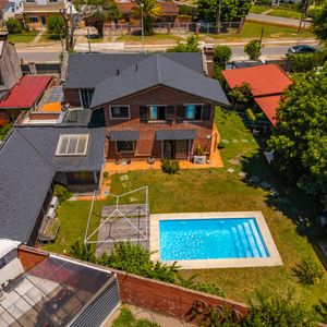 Casa En Venta En Shangrilá, 5 Dormitorios, 5 Baños, Piscina, Barbacoa.