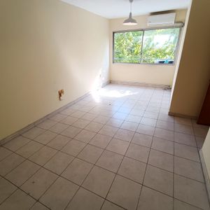 En Pleno Centro, Próximo A Plaza Cagancha, Ort Y Av. Del Libertador.