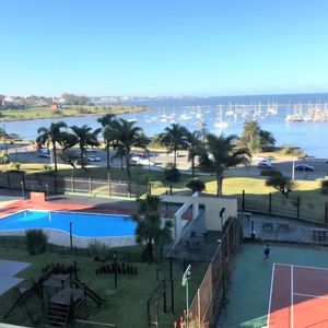 Exclusivo Apartamento De Lujo En Torres Del Puerto: 4 Dormitorios, 3 Baños, Amplias Terrazas Con Vistas Al Puertito Del Buceo, Garage Y Amenities Premium.