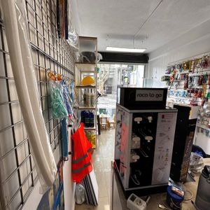 Venta De Local Comercial En Pocitos. Excelente Inversión