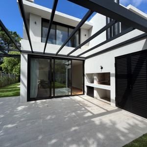 Casa En Venta A Estrenar De 3 Dormitorios En San Nicolas Carrasco