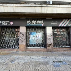 Alquiler De Local Comercial, Libertador Lavalleja Y Cerro Largo. 175m²