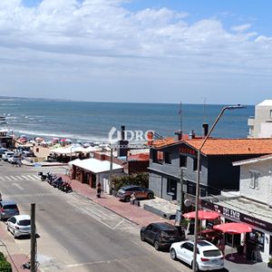 Precioso Apartamento A Metros De La Playa, Con Hermosas Vistas, Totalmente Amueblado.