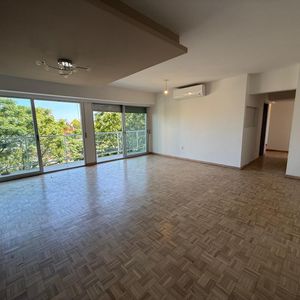 Excelente Ubicación Prx 26 De Marzo 1 Por Piso 3 Dorm Servicio Y Garaje