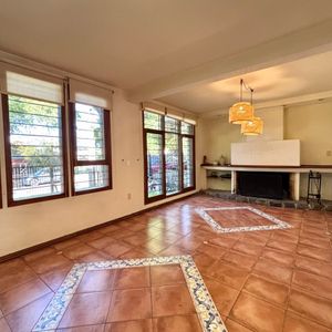 Muy Linda Casa En Punta Gorda, Próxima A La Rambla.