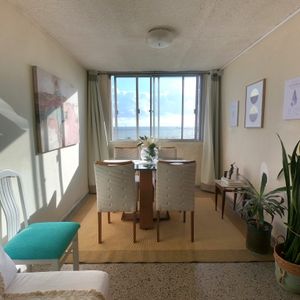 Oportunidad! Luminoso Apartamento De 3 Dormitorios En Venta En Ciudad Vieja Con Vista Al Mar, Cochera.