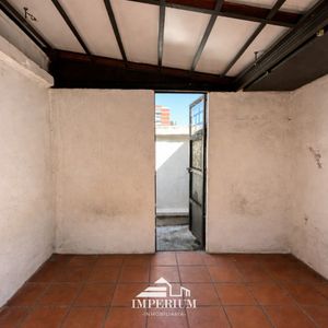 Se Vende Apartamento De Un Dormitorio Segundo Piso Por Escalera En Barrio Sur