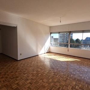 Apartamento Muy Luminoso En El Centro De 4 Dormitorios Y 3 Baños Frente A Plaza Isabel De Castilla
