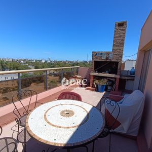 Espléndido Penthouse Con Amplísimo Dormitorio, Jacuzzi Y Gran Terraza Con Parrillero.