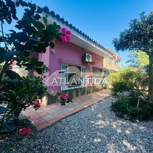 Venta En Un Excelente Punto De Parque Del Plata Sur, Terreno Esquina, 2 Dorm, 1 Baño. Inm Atlántida.