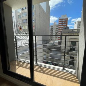 Monoambiente En Alquiler Vista Al Frente - Cordón