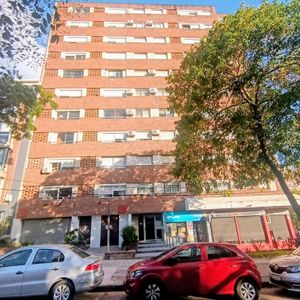Apartamento, 2 Dormitorios, Piso Alto, Gran Vista Y Mucha Luz Natural