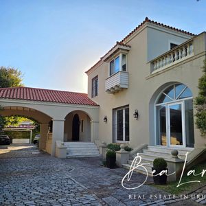 Elegante Propiedad A La Venta En Carrasco