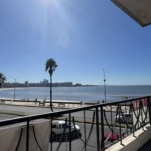 Rambla Divina Vista Al Mar Edificio De Estilo Impecable Terraza Impecable Garage