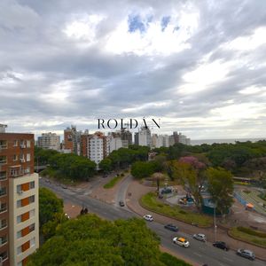 Apartamento Alquiler Punta Carretas 2 Dormitorios Ultimo Piso Sobre Avenida 21 De Septiembre