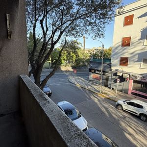Apartamento De 2 O 3 Dormitorios Y 2 Baños, Con Balcón En Bella Vista