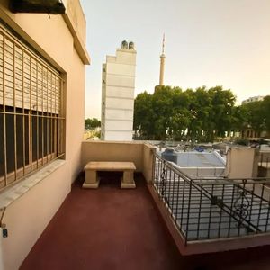 Alquiler En Cordon, Mono Ambiente Amueblado, Con Terraza Tipo Penthouse, Garaje Incluido, Sin Gastos