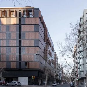 Alquiler | Apartamento 2 Dormitorios Con Cochera En El Centro De Montevideo
