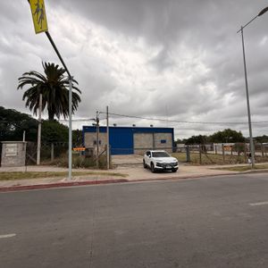 Alquiler Deposito 200 M2 Con Vivienda De 100 M Terr. 2827 M2