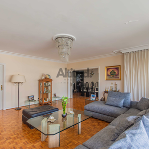 Apartamento En Venta Punta Carretas 4 Dorm + Servicio 2 Garajes, Planta Exclusiva