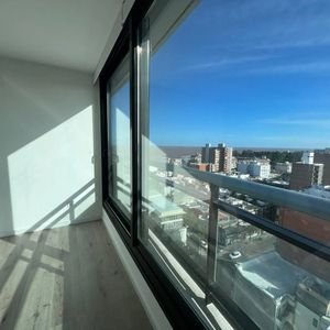 Alquiler En Buceo De 1 Dormitorio, Piso Alto, More Buceo, Balcon, Porteria, Piscina, Barbacoa