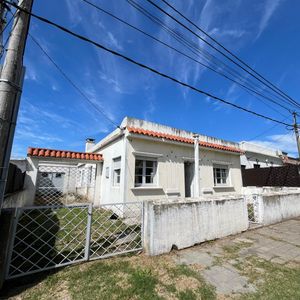 Muy Linda Casa De 3 Dormitorios En Peñarol