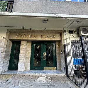Venta | Apartamento En Cordón Con Balcón