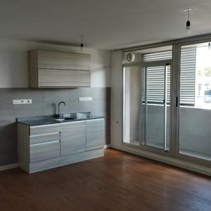 Exclusivo Apartamento De 2 Dormitorios, Muy Luminoso, En Complejo Cerrado Sobre Luis Alberto De Herrera Y Francisco Labandeira, Una Oportunidad Inigualable.