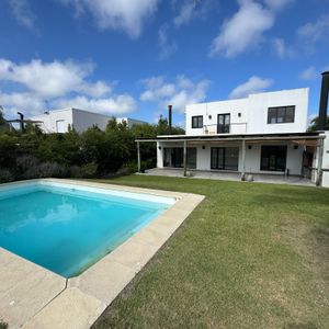 Venta Casa 3 Dormitorios Y Servicio En La Tahona Lomas De Carrasco