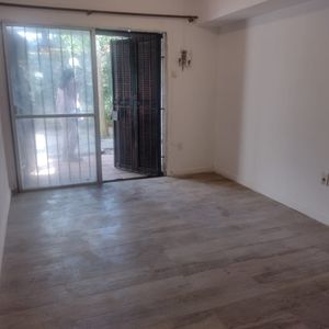 Alquiler En Punta Gorda De 1 Dormitorio, Planta Baja Al Contra Frente, Patio, Gastos Comunes Bajos
