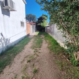 Faith Vende: Exclusivo Apartamento De 2 Dormitorios Con Garaje Y Patio En El Prestigioso Barrio Prado. ¡oportunidad única!