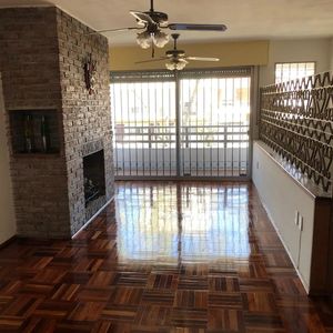 Alquiler Casa De 4 Dormitorios En Malvin Nuevo Con Barbacoa Y Estufa A Leña