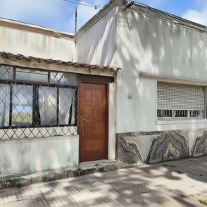 ¡exclusiva Oportunidad! Residencia De Dos Dormitorios Completamente Remodelada