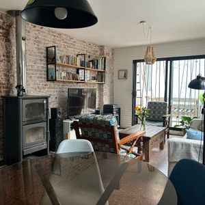 Oportunidad !! Casa Al Frente En Propiedad Horizontal, Buena Construcción, Ubicada En El Limite Del Barrio Cordón Yparque Rodó