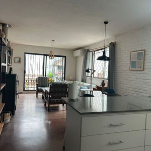 Oportunidad !! Casa Al Frente En Propiedad Horizontal, Buena Construcción, A Una Cuadra De Plaza Varela