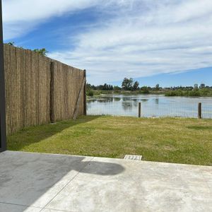 Alquiler Casa Almadía 3 Dormitorios Vista Lago Cochera Parque Miramar