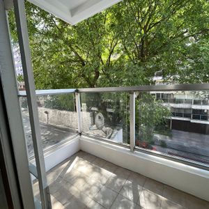 Muy Lindo Apartamento Próximo A Bulevar España Y Rambla