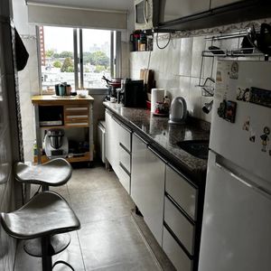 Exquisito Apartamento En Avenida Italia Y José Batlle Y Ordóñez: 3 Dormitorios, Baño Y Cocina Completamente Renovados, Ubicado En Un Tercer Piso Accesible Por Cómoda Escalera.