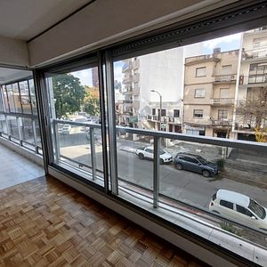 Bajo! Venta. Pocitos, 3dorm + Servicio, Ggex1