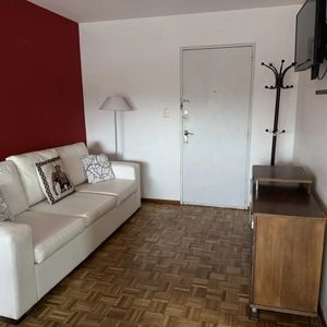 Alquiler En Parque Batlle Amueblado De 2 Dormitorios, Piso 4 Al Contra Frente, Terraza Lavadero