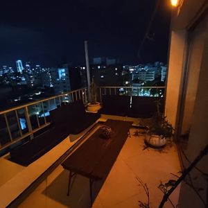 Alquiler En Pocitos. Penthouse Mono Ambiente Con Amplia Terraza,piso Alto, Porteria