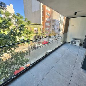Venta De Apartamento De 2 Dormitorios En Cordón Sur - A Estrenar